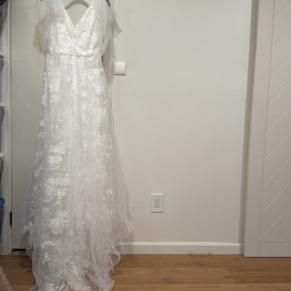 Mgiacy Wedding Dress stunning - Picture 4 of 8